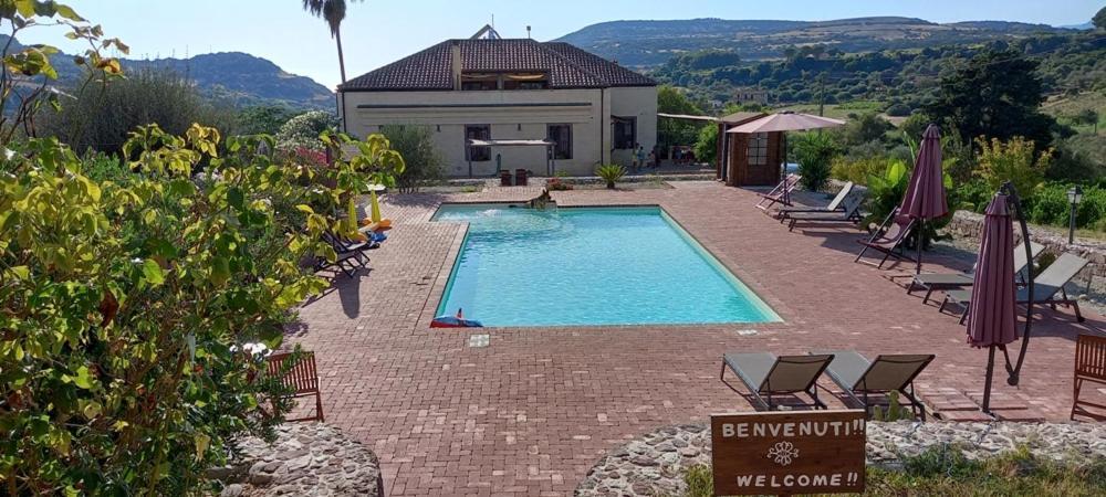 Pessighette Dimora Di Campagna Guest House Bosa Exterior photo