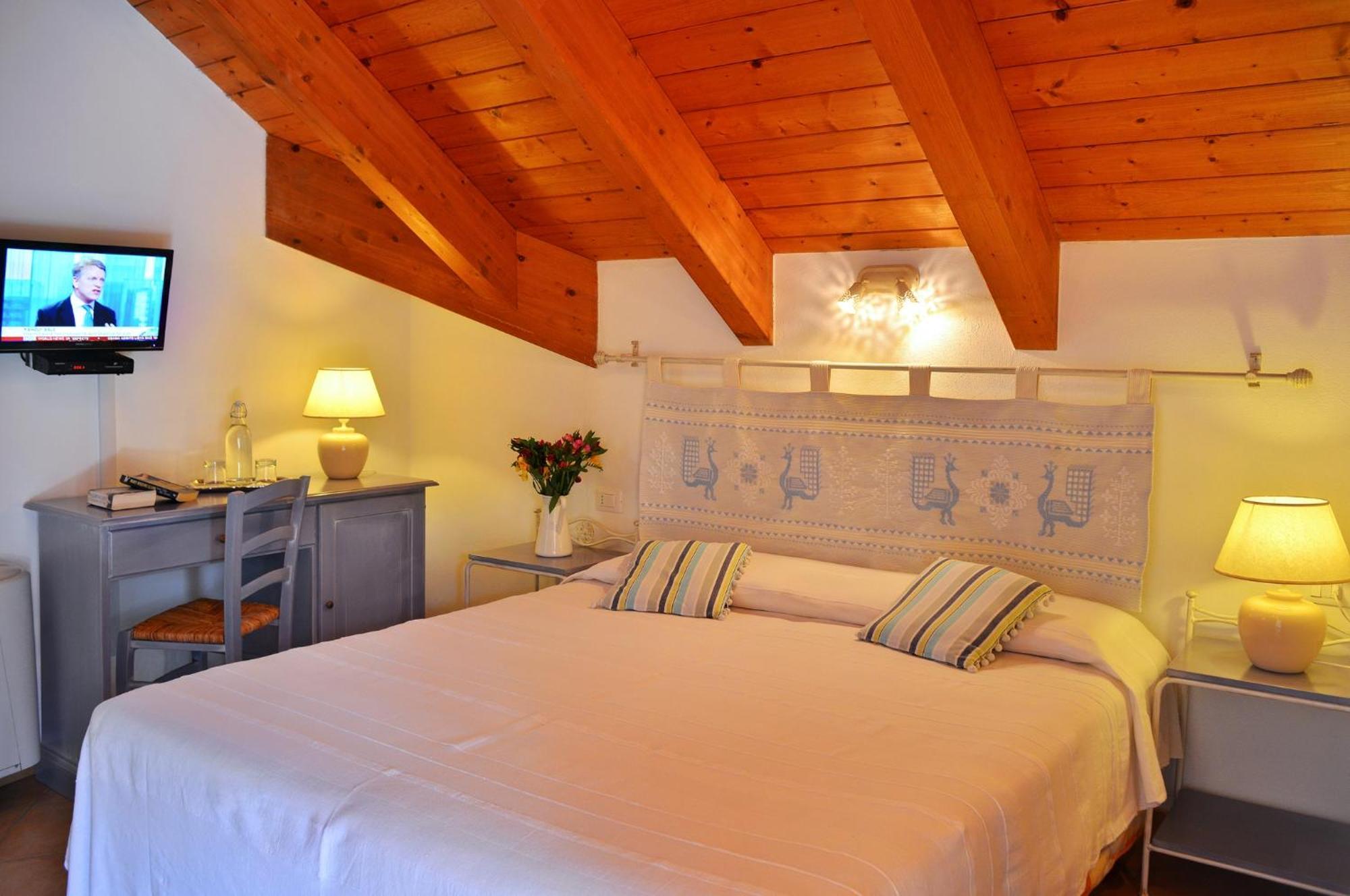 Pessighette Dimora Di Campagna Guest House Bosa Exterior photo