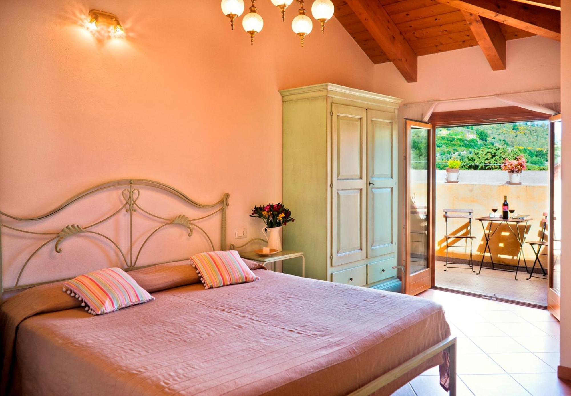 Pessighette Dimora Di Campagna Guest House Bosa Exterior photo