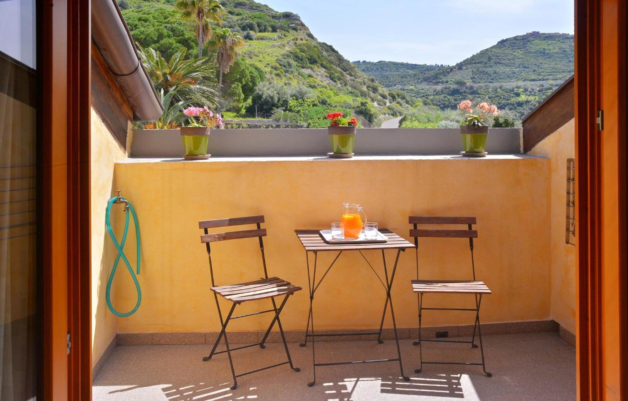 Pessighette Dimora Di Campagna Guest House Bosa Exterior photo