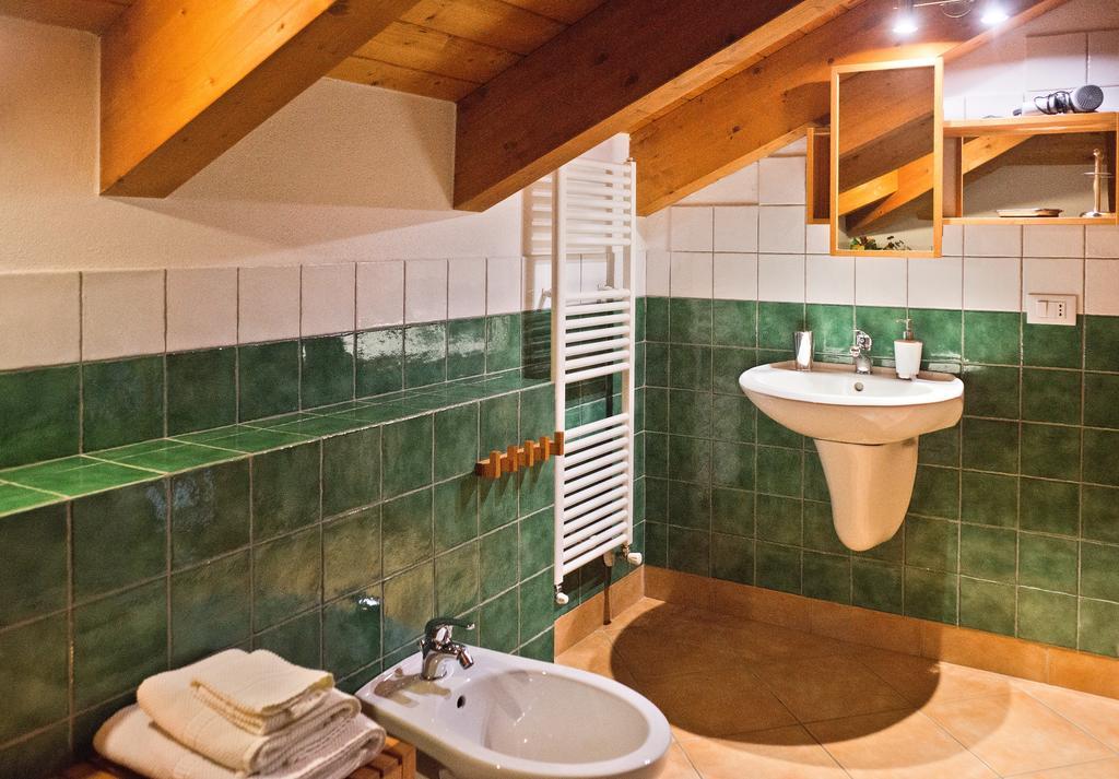 Pessighette Dimora Di Campagna Guest House Bosa Exterior photo